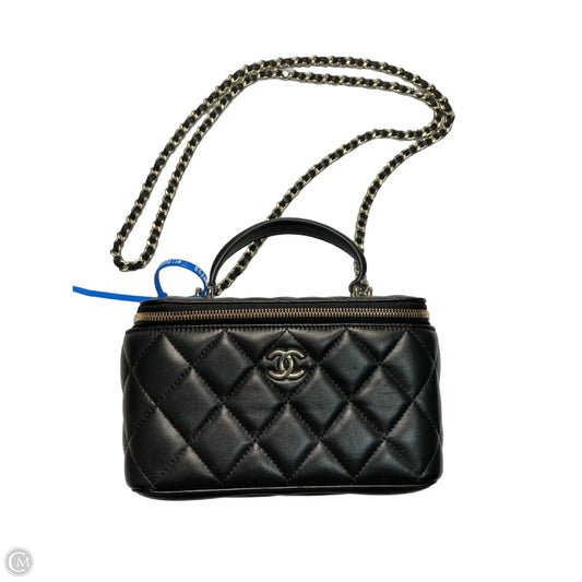 Crossbody Luxury Designer By Chanel, Size: Medium