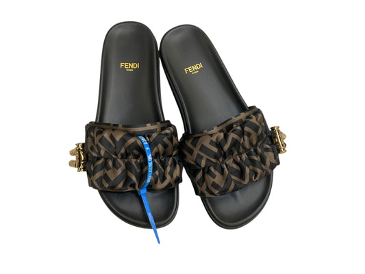 Sandals Luxury Designer By Fendi In Monogram, Size: 6