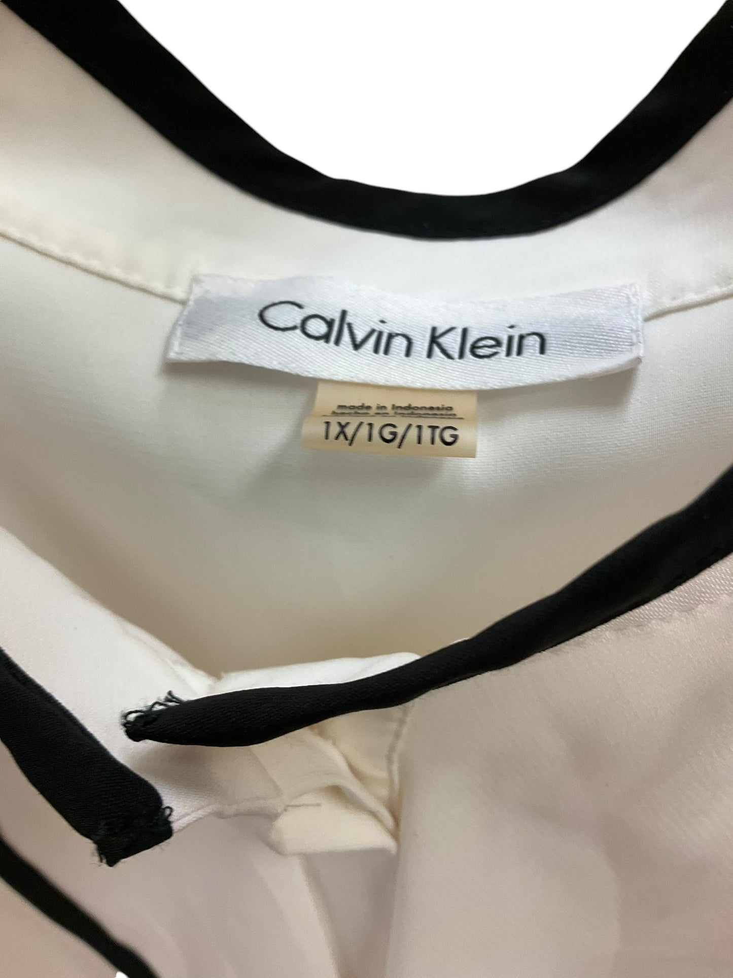 Top Sleeveless By Calvin Klein O In White, Size: 1x