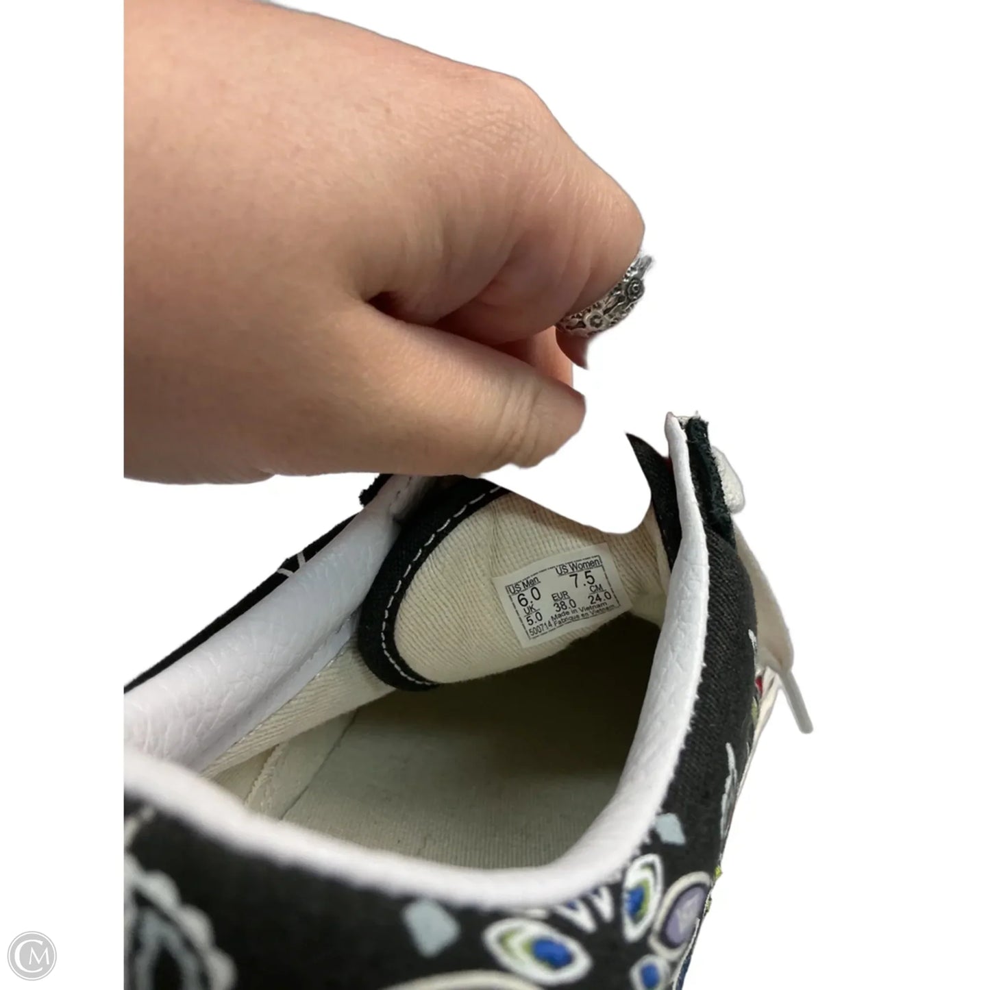 Shoes Sneakers By Vans In Black & White, Size: 7.5