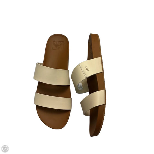 Shoes Flats By Reef In Beige, Size: 11