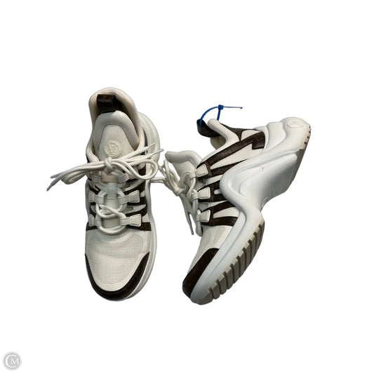 Shoes Luxury Designer By Louis Vuitton In White, Size: 9.5