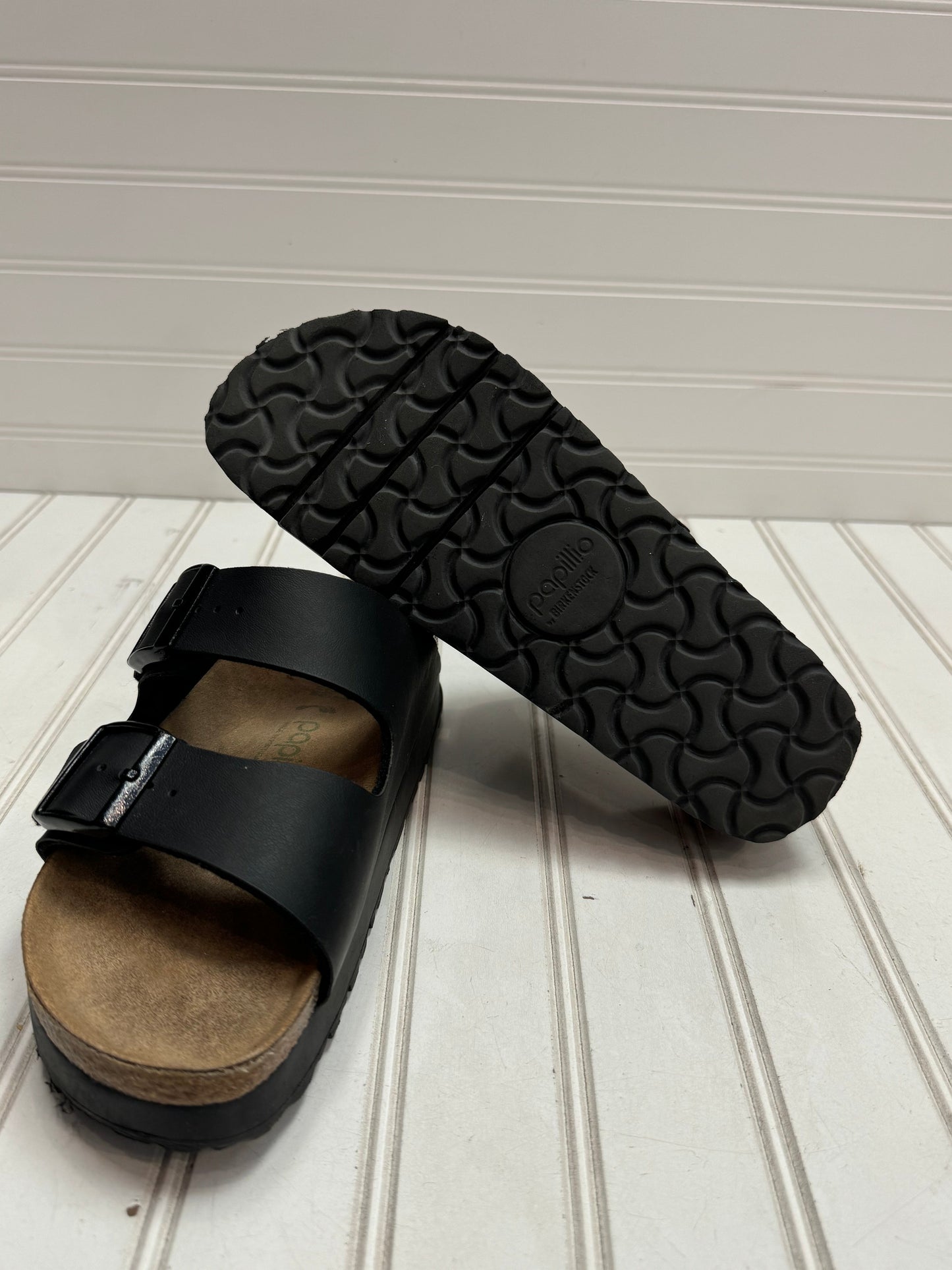 Sandals Flats By Birkenstock In Black, Size: 6.5