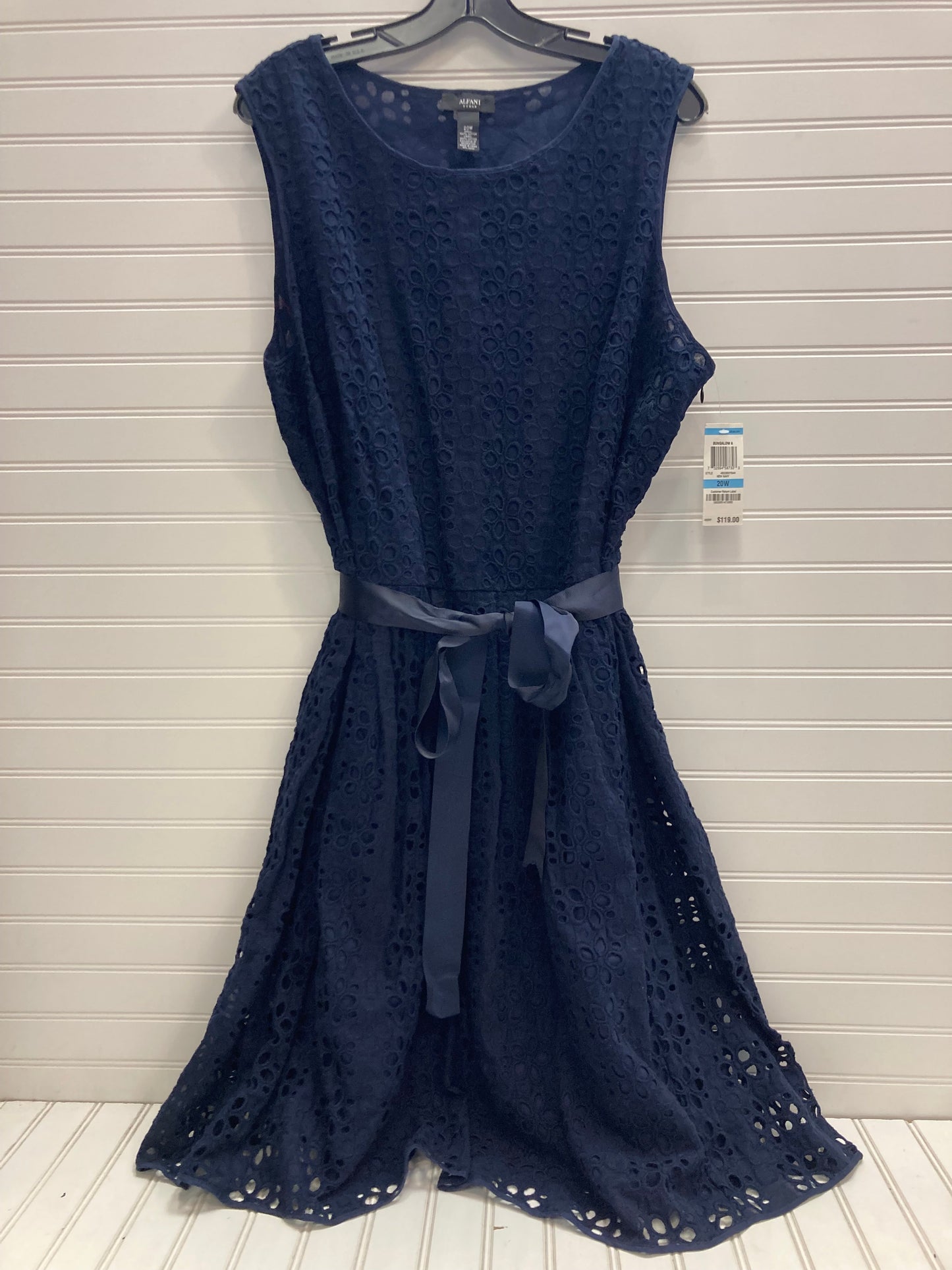 Navy Dress Casual Short Alfani, Size 20