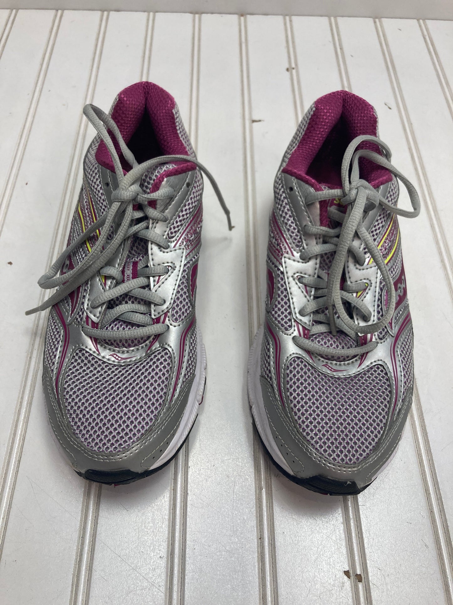 Shoes Athletic By Sacouny In Grey & Purple, Size: 7.5