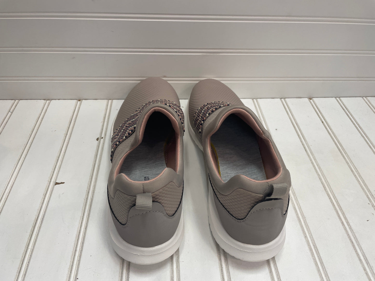 Shoes Sneakers By Clarks In Grey & Pink, Size: 11