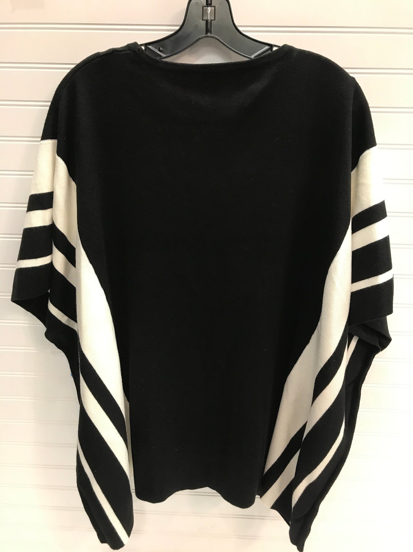 Poncho By Calvin Klein In Black & White, Size: Osfm