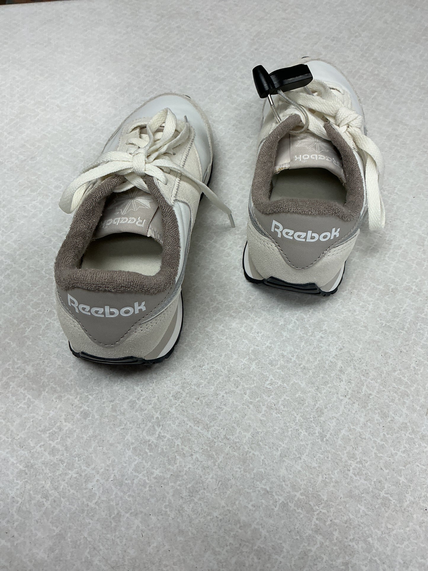 Shoes Sneakers By Reebok In Grey & White, Size:7.5