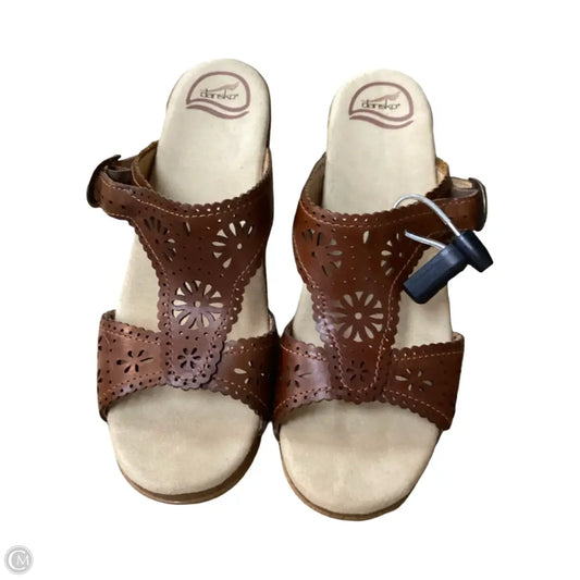 Sandals Heels Block By Dansko In Brown, Size: 10.5