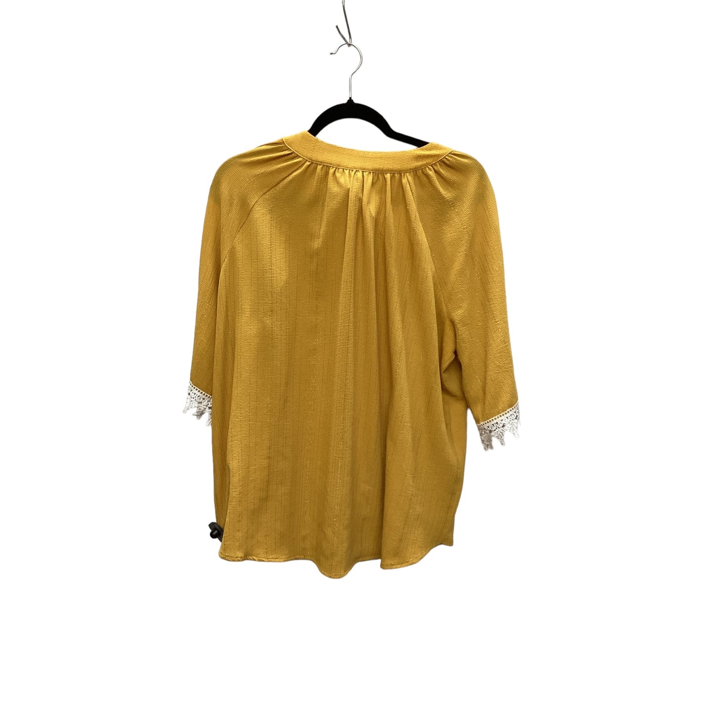 Top Short Sleeve By Clothes Mentor In Yellow, Size: 2x