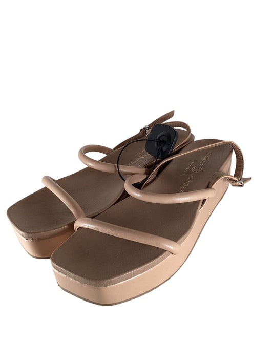 Tan Sandals Heels Platform Chinese Laundry, Size 9.5