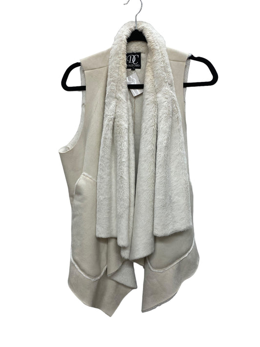 Vest Faux Fur & Sherpa By Clothes Mentor In Cream, Size: L