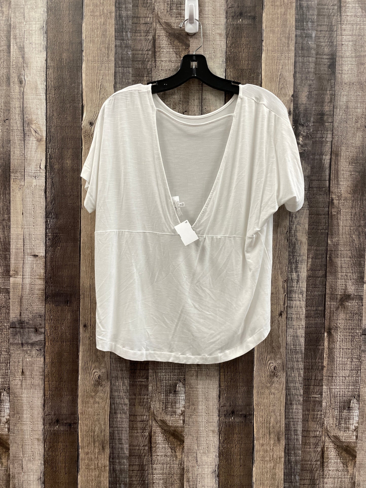 White Top Short Sleeve Soma, Size M