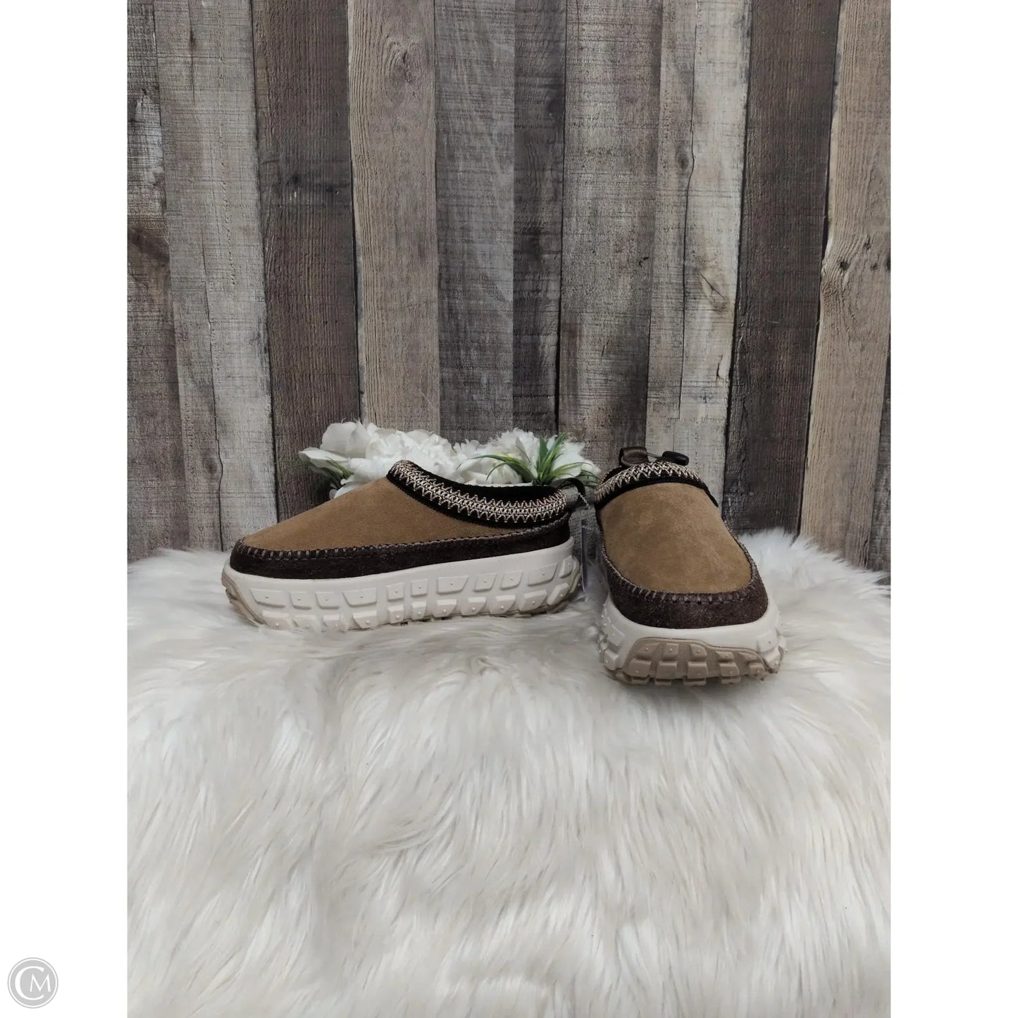 Shoes Designer By Ugg In Brown, Size: 7