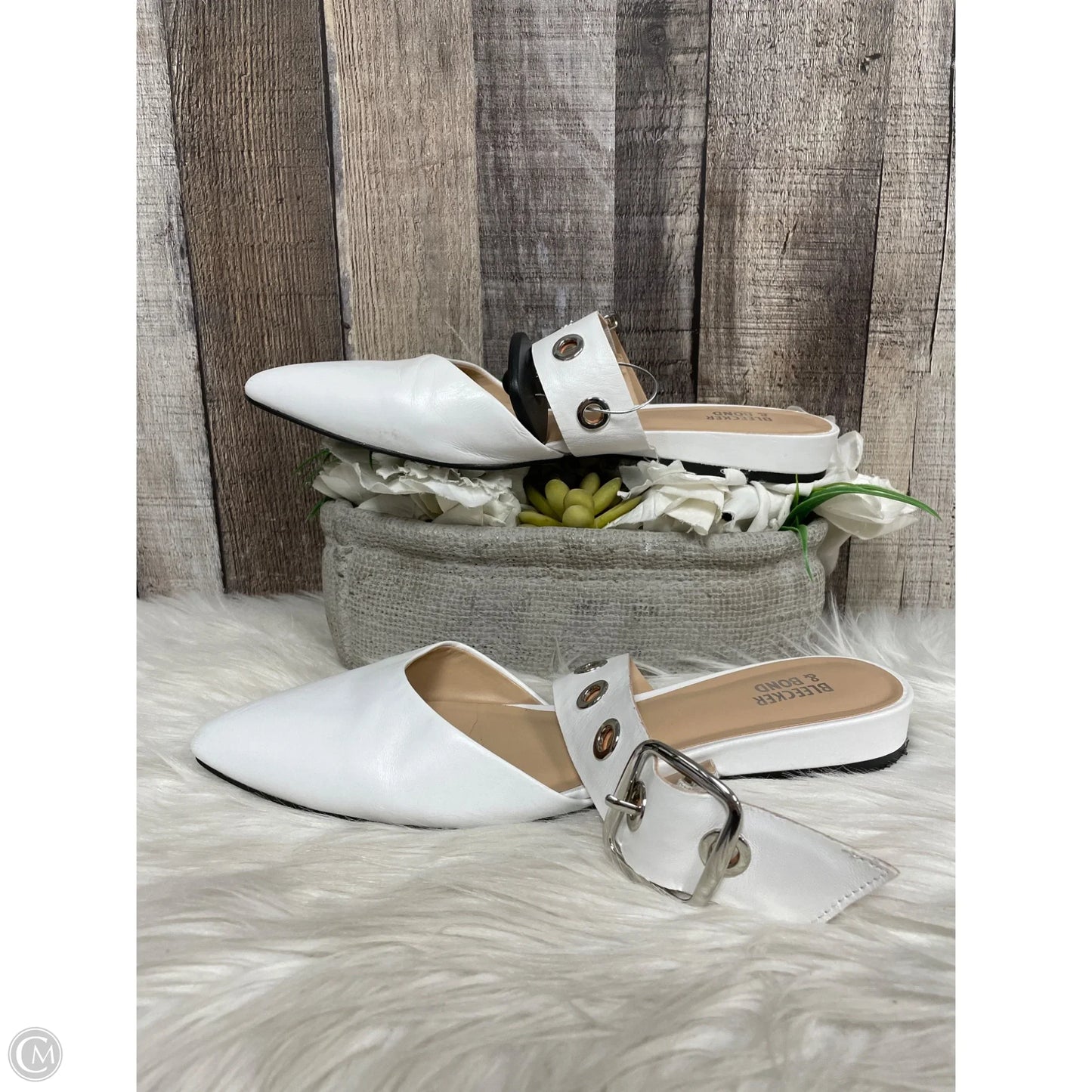 Shoes Flats By Bleecker & Bond In White, Size: 9.5
