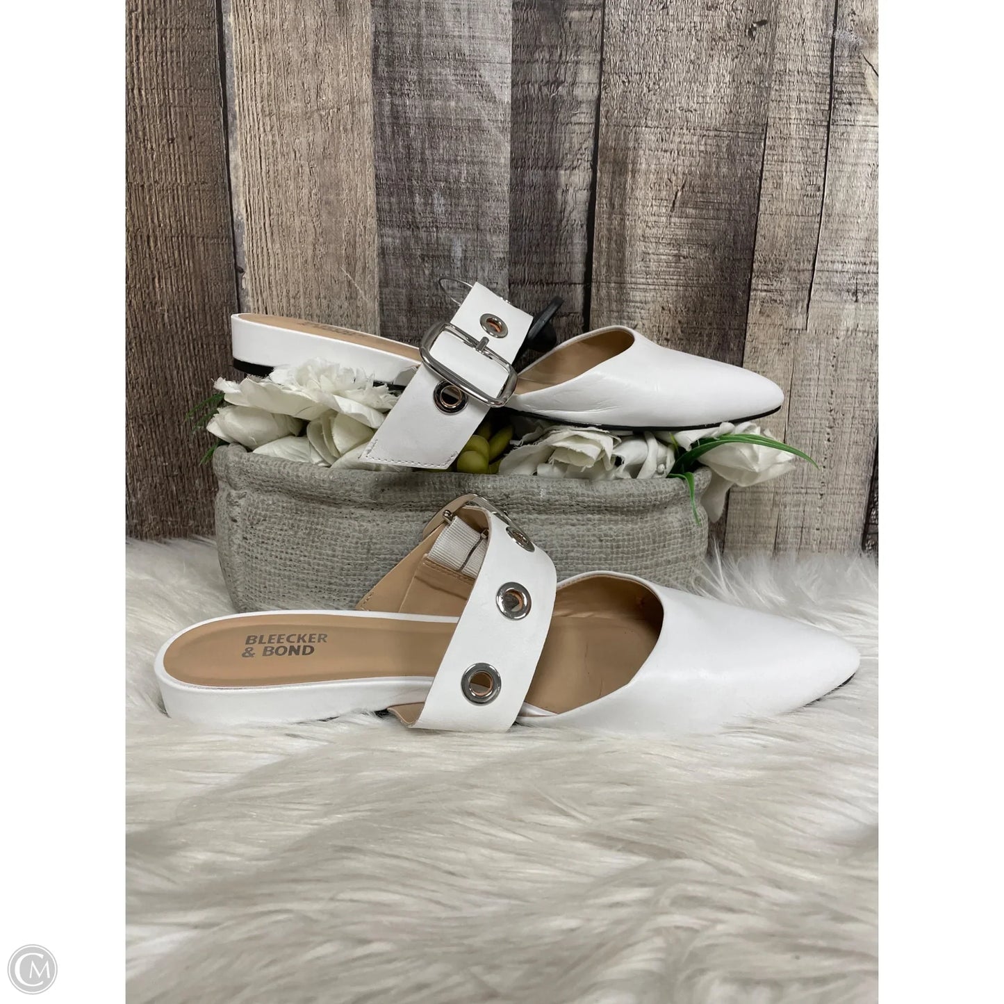 Shoes Flats By Bleecker & Bond In White, Size: 9.5