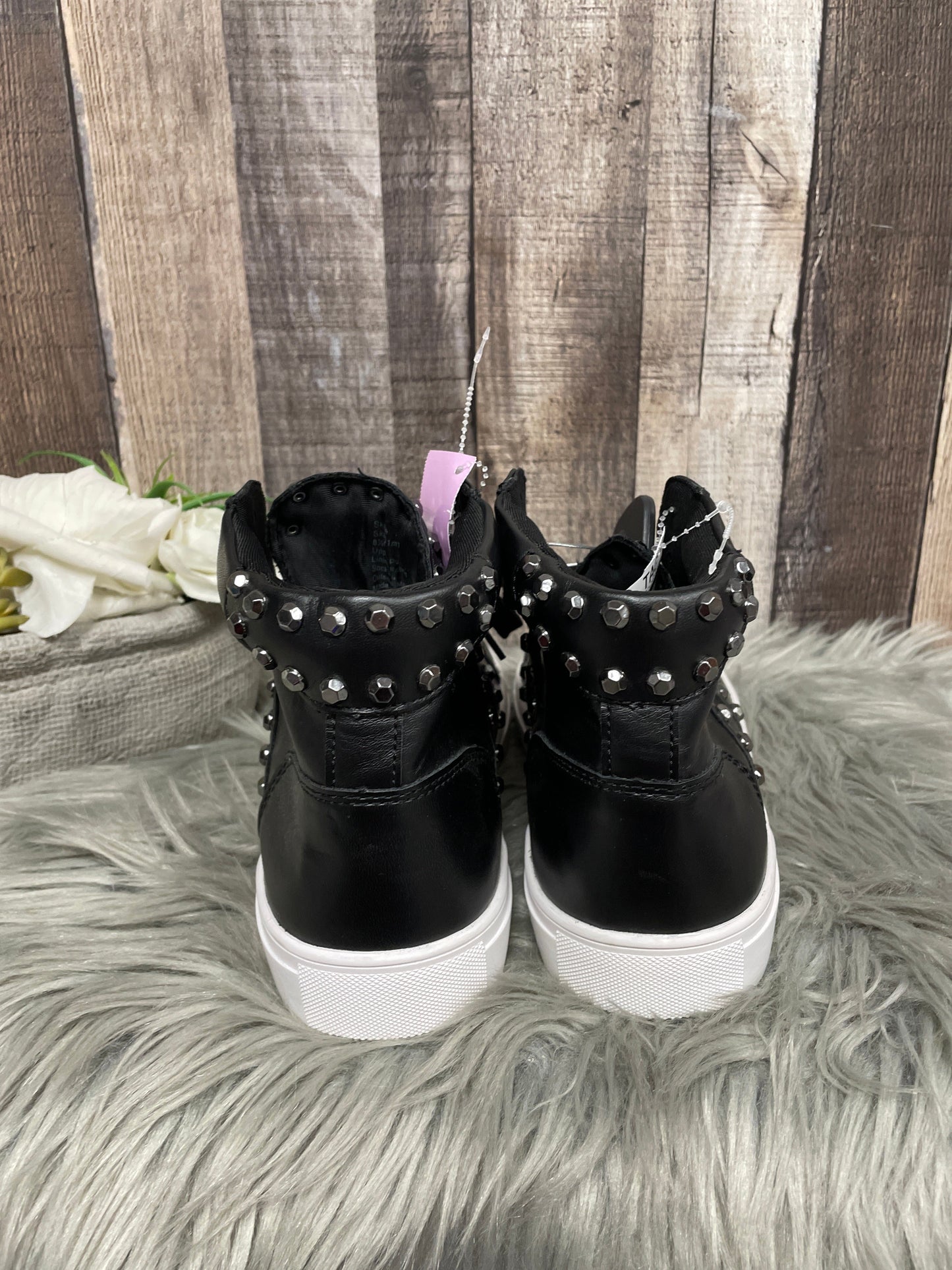 Black Shoes Sneakers Steve Madden, Size 8.5