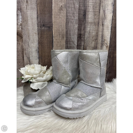 Boots Designer By Ugg In Silver, Size: 8