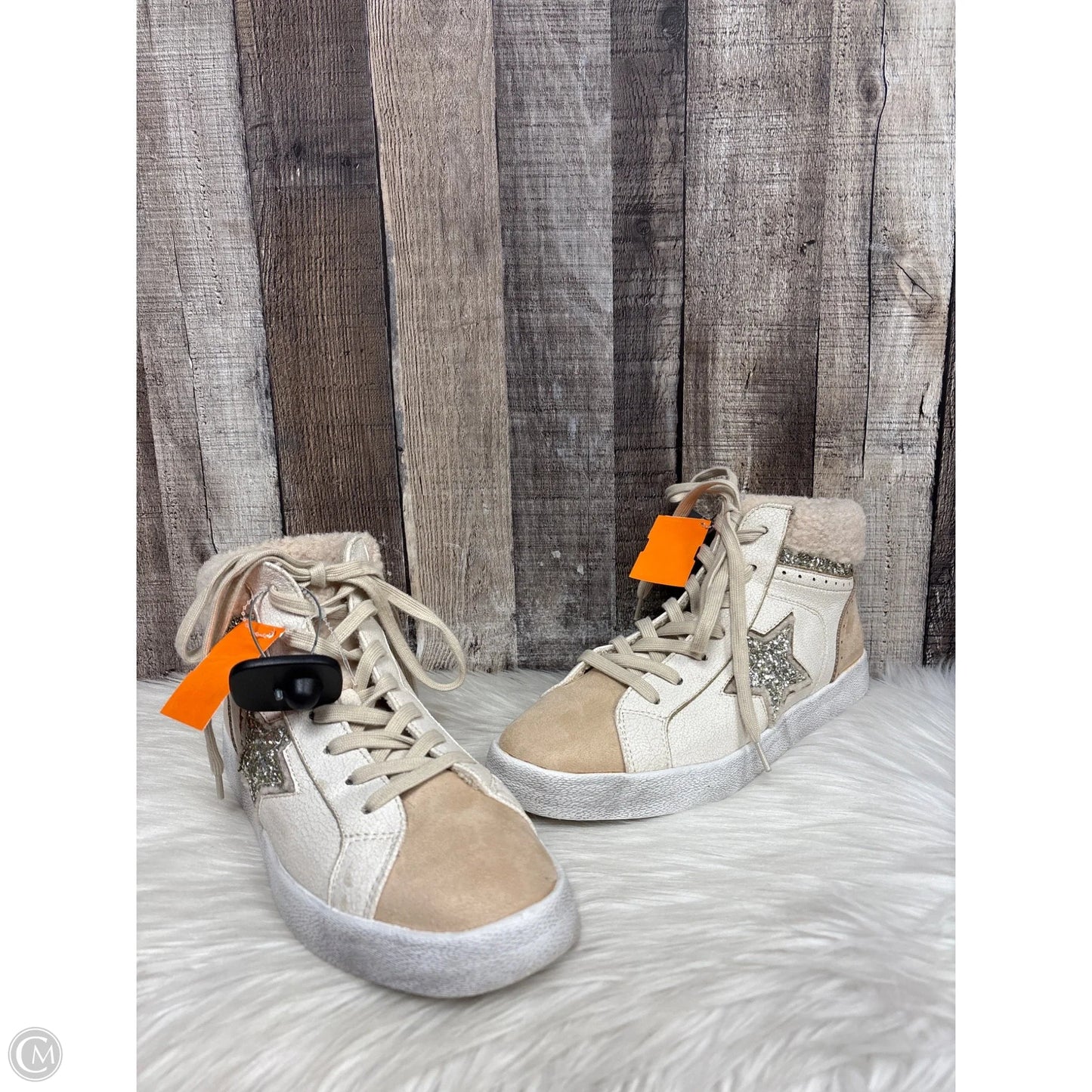 Shoes Sneakers By Very G In Beige, Size: 10