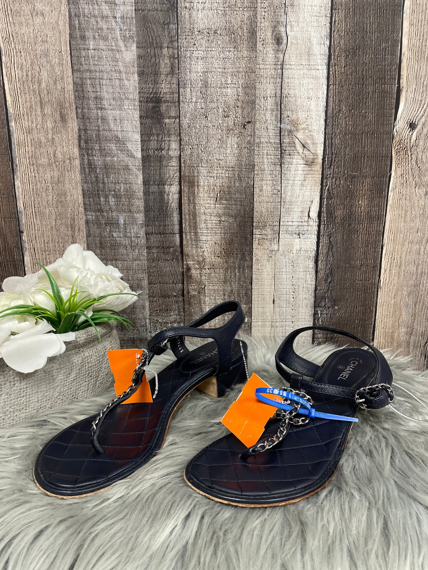 Sandals Luxury Designer By Chanel  Size: 8.5