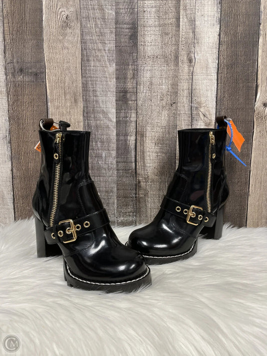 Boots Luxury Designer By Louis Vuitton In Black, Size: 8