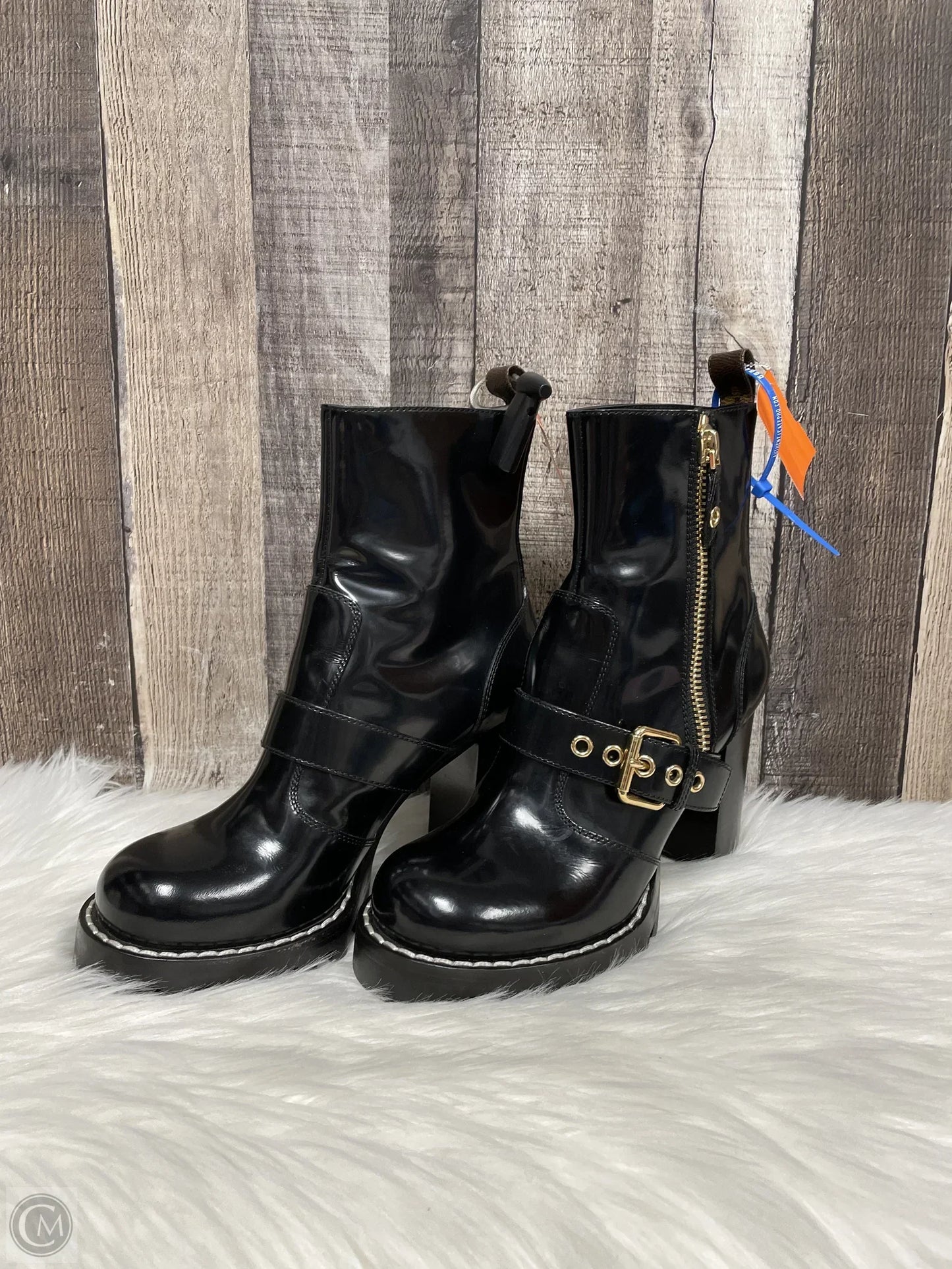 Boots Luxury Designer By Louis Vuitton In Black, Size: 8