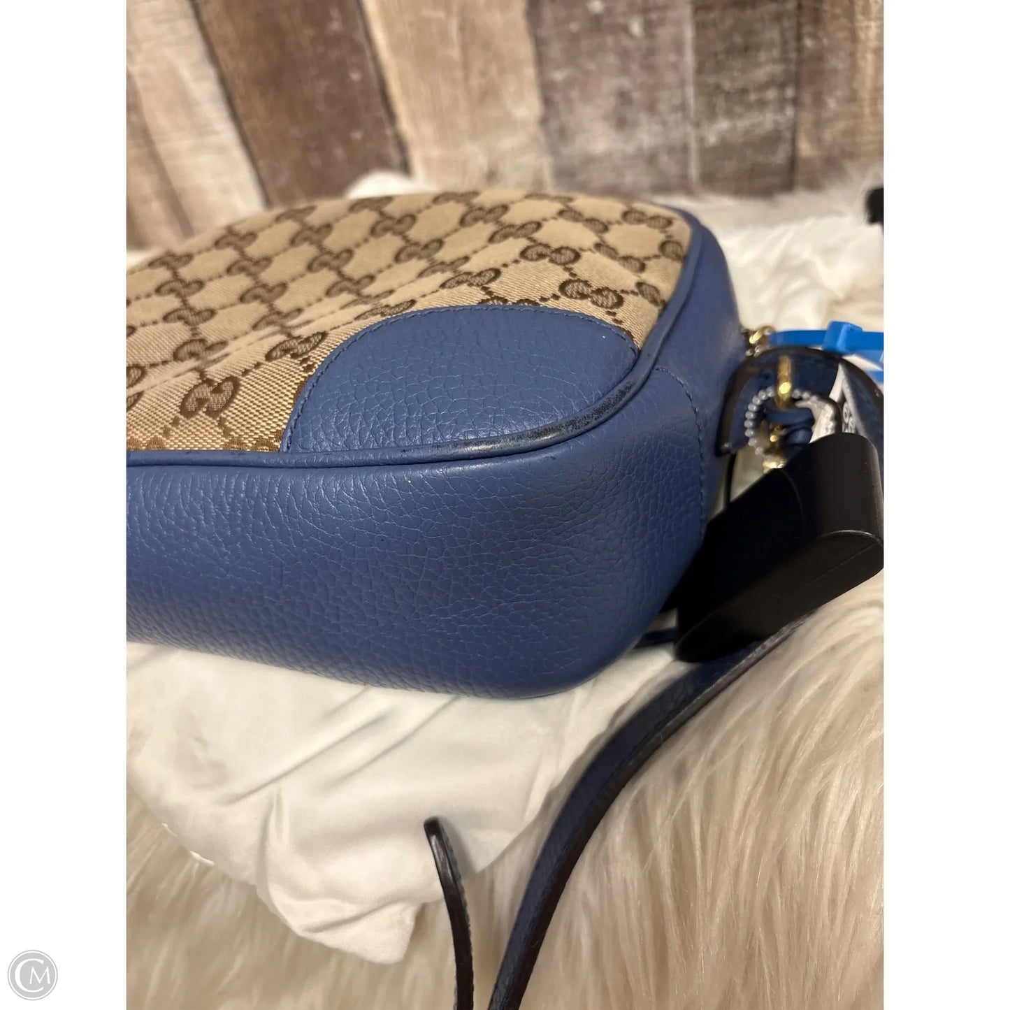 Crossbody Luxury Designer By Gucci, Size: Small