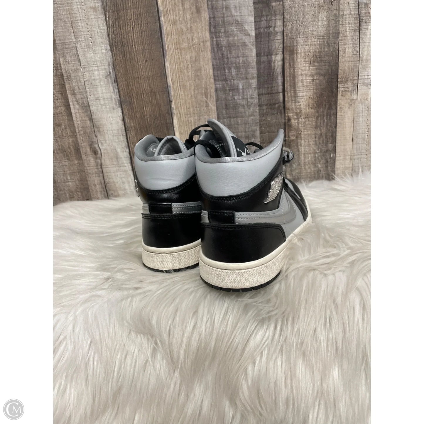 Shoes Athletic By Nike In Black & Gold, Size: 8
