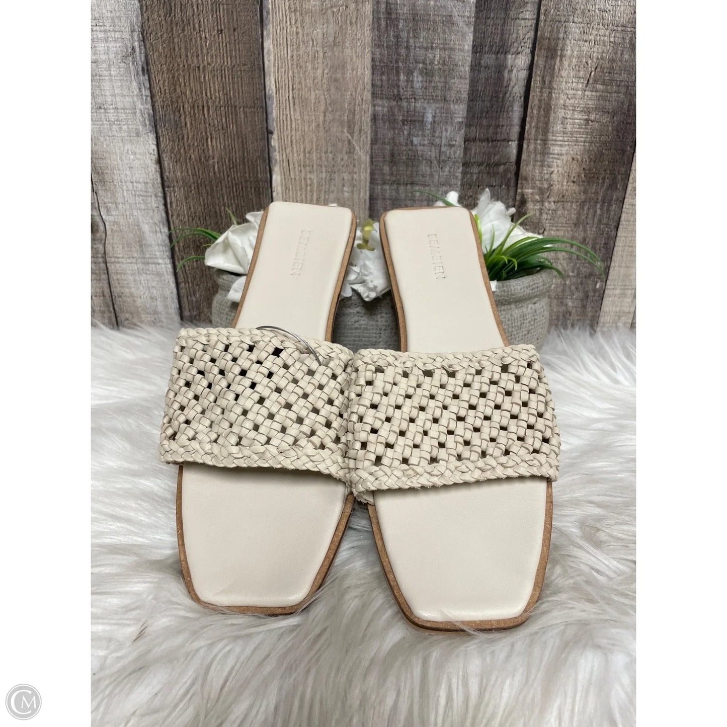 Sandals Flats By Cme In Cream, Size: 7