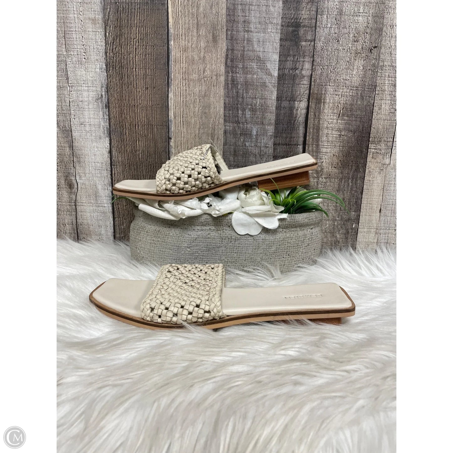 Sandals Flats By Cme In Cream, Size: 7