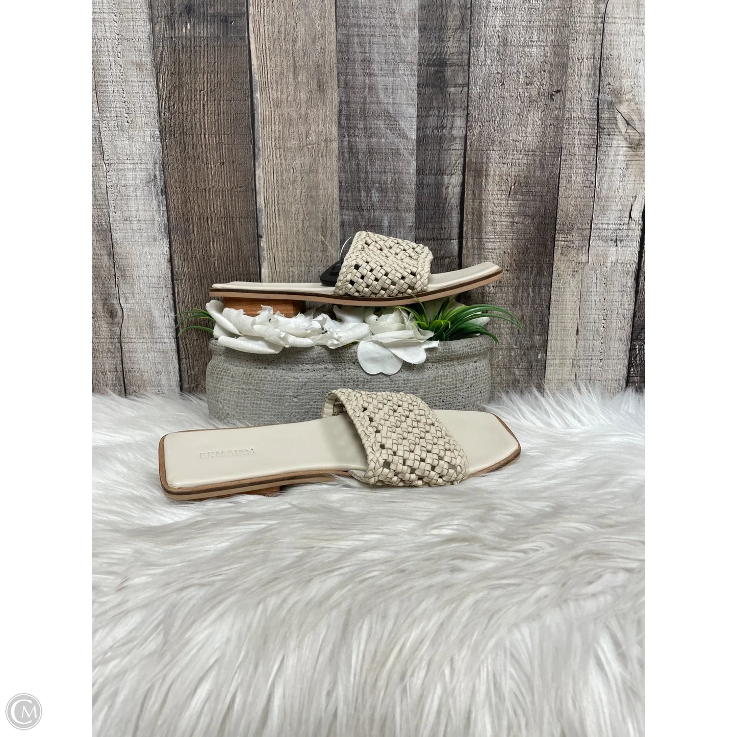 Sandals Flats By Cme In Cream, Size: 7