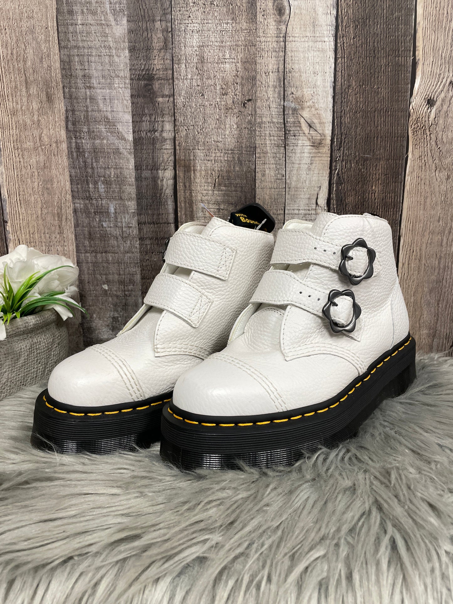 Boots Ankle Heels By Dr Martens In White, Size: 8