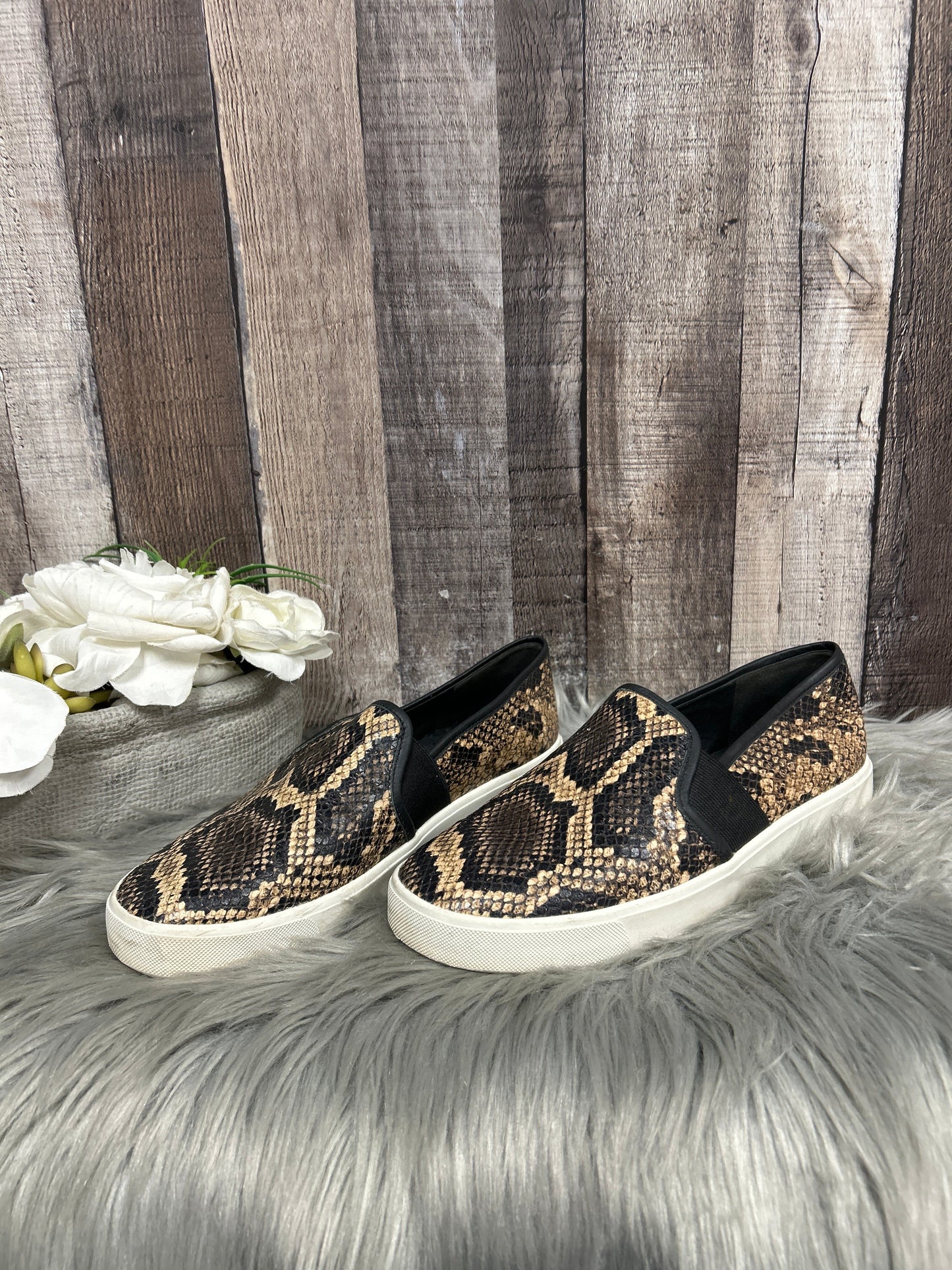 Snakeskin Print Shoes Flats Vince, Size 7.5