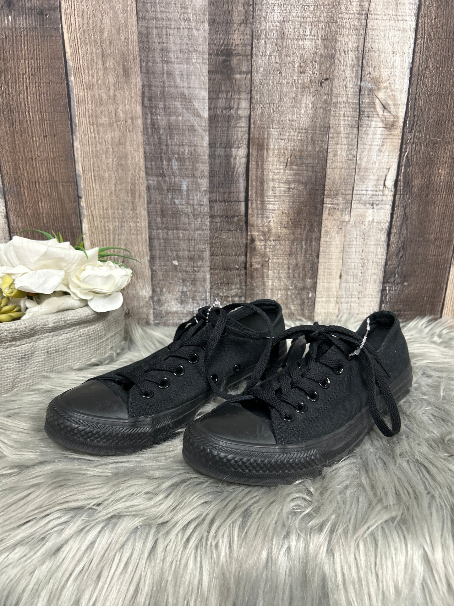 Black Shoes Sneakers Converse, Size 7