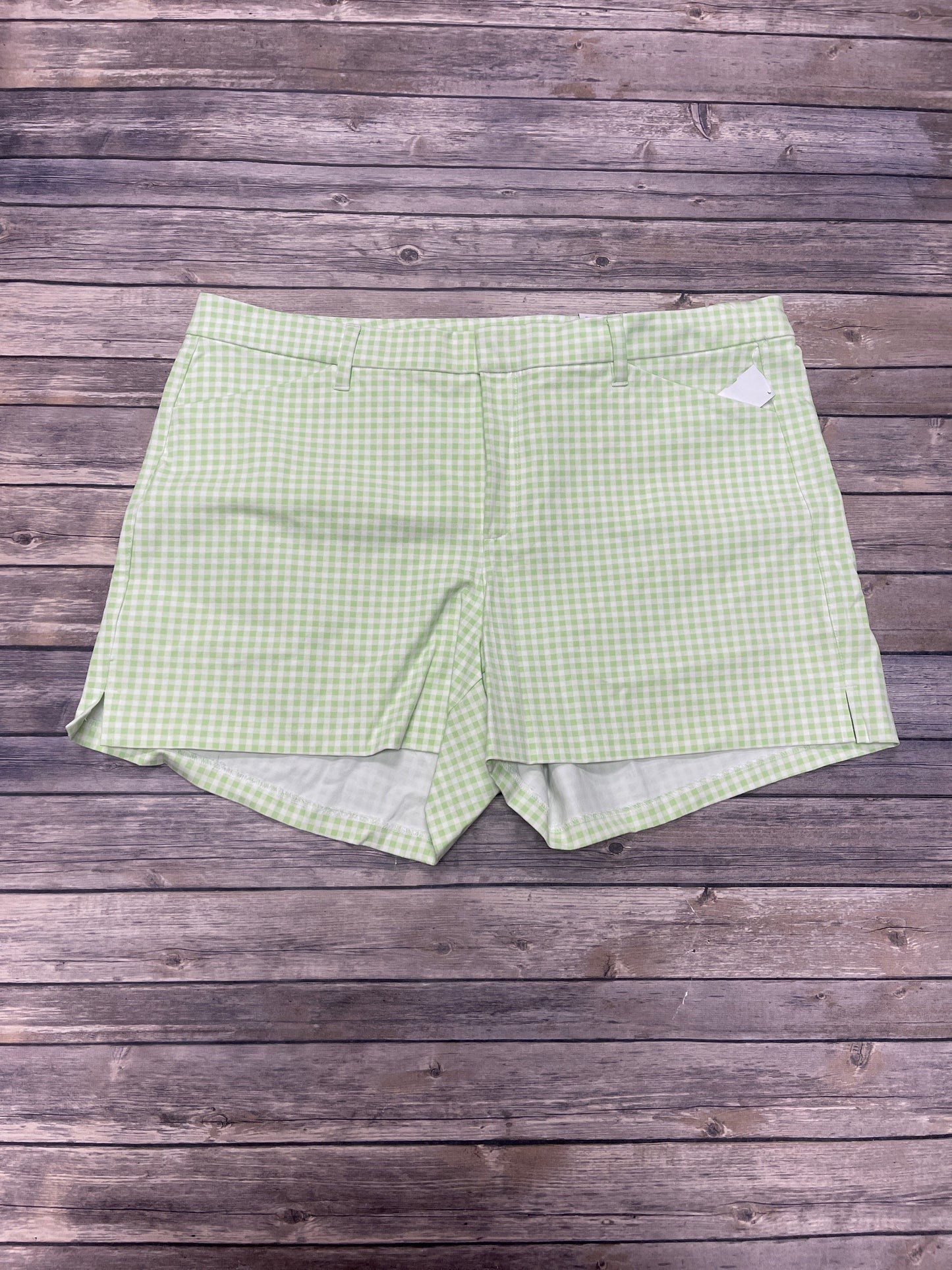 Checkered Pattern Shorts Old Navy, Size 22
