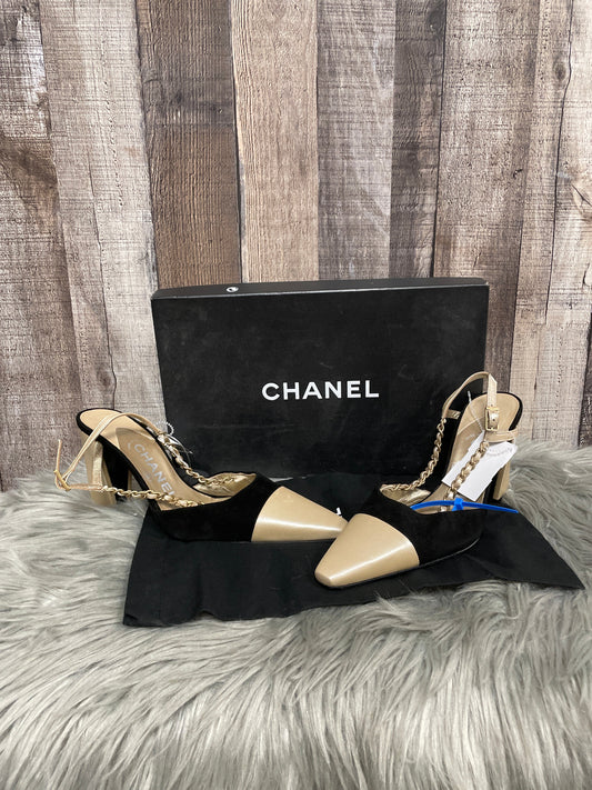 Shoes Luxury Designer By Chanel In Black & Cream, Size: 7.5(37.5)