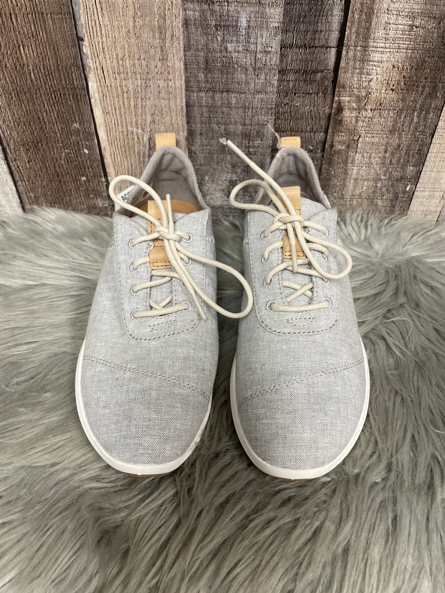 Shoes Sneakers By Toms In Grey, Size: 7