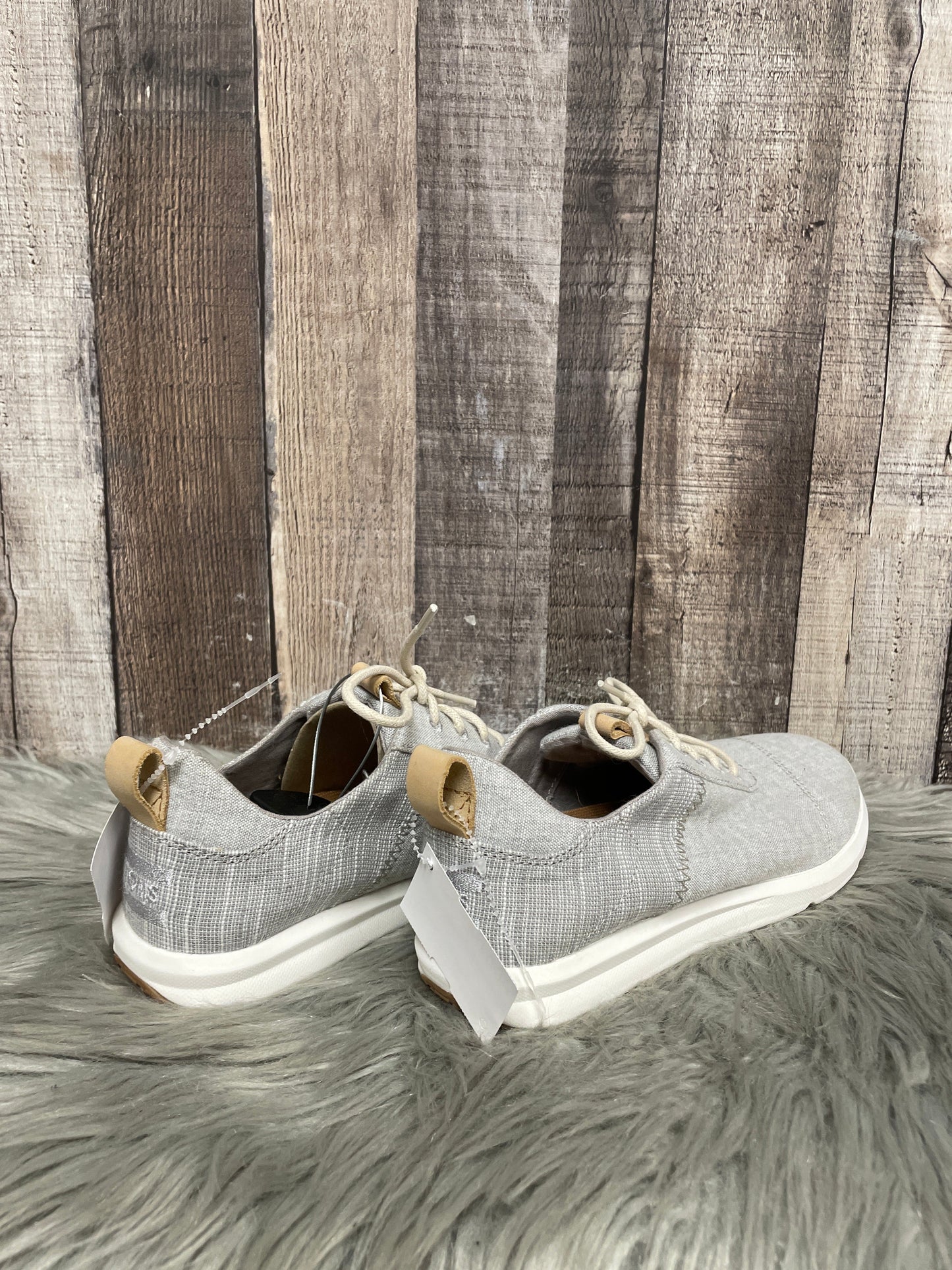 Shoes Sneakers By Toms In Grey, Size: 7