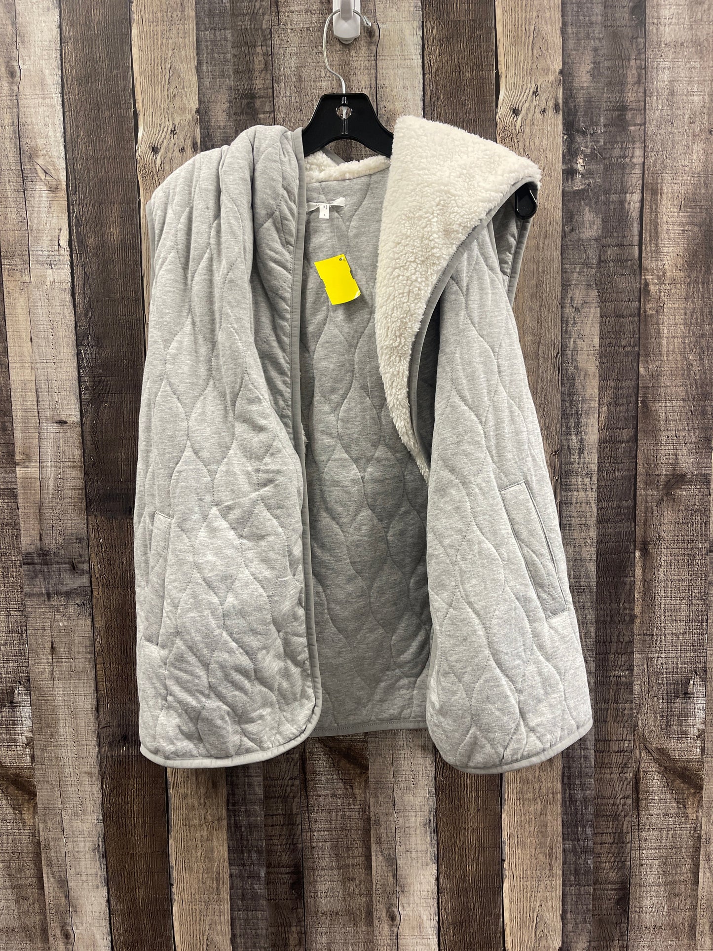 Vest Faux Fur & Sherpa By Maurices In Grey, Size: L