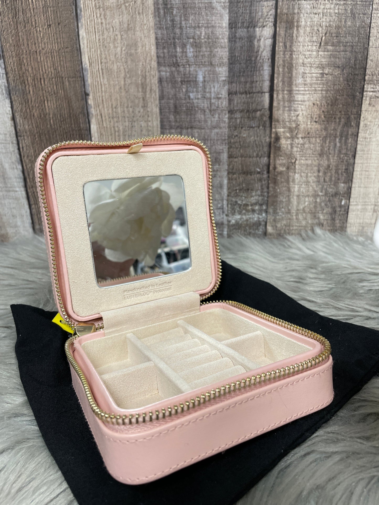 Jewelry Case By Cmc, Size: Small