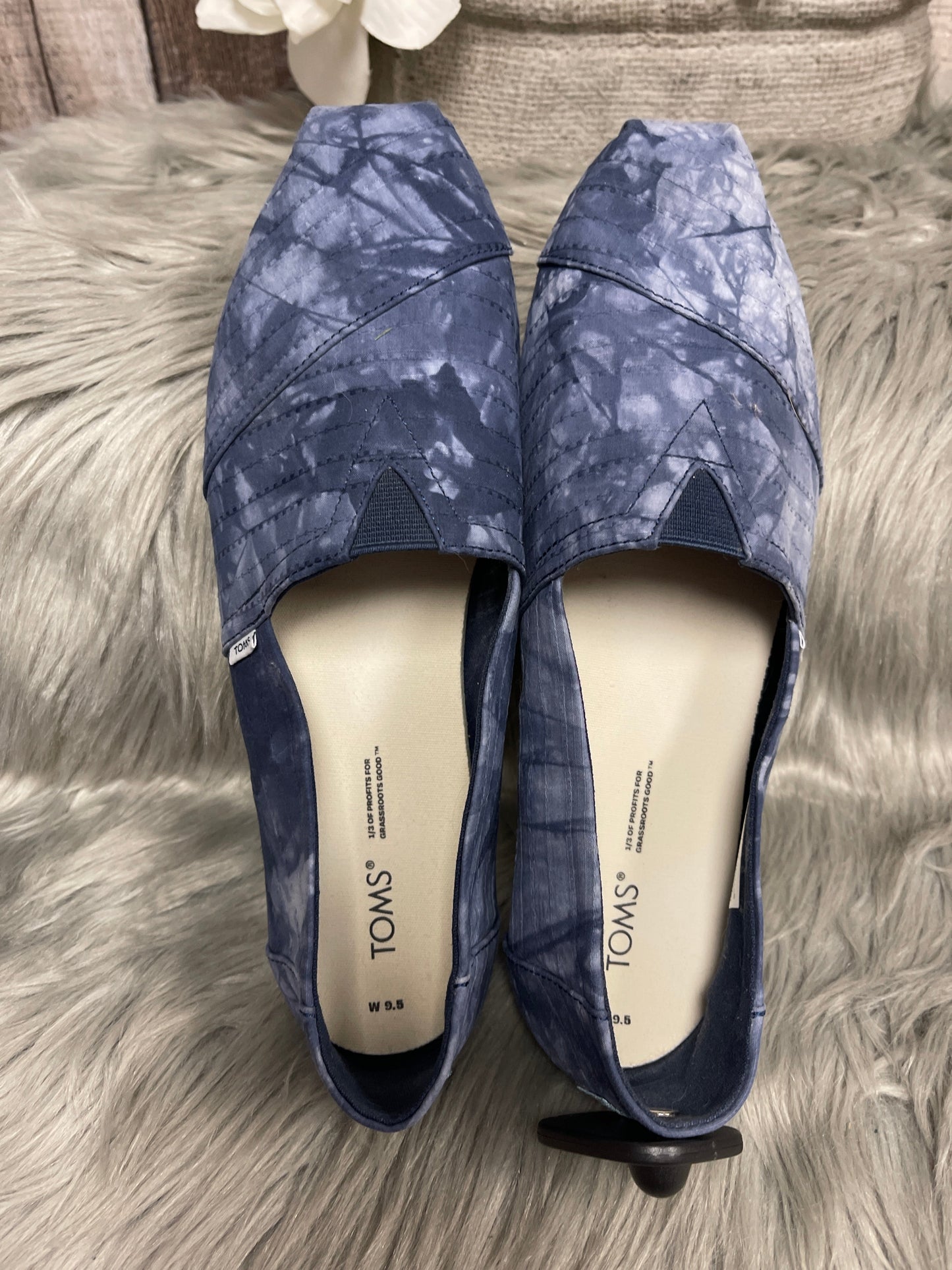 Shoes Flats By Toms In Blue, Size: 9.5