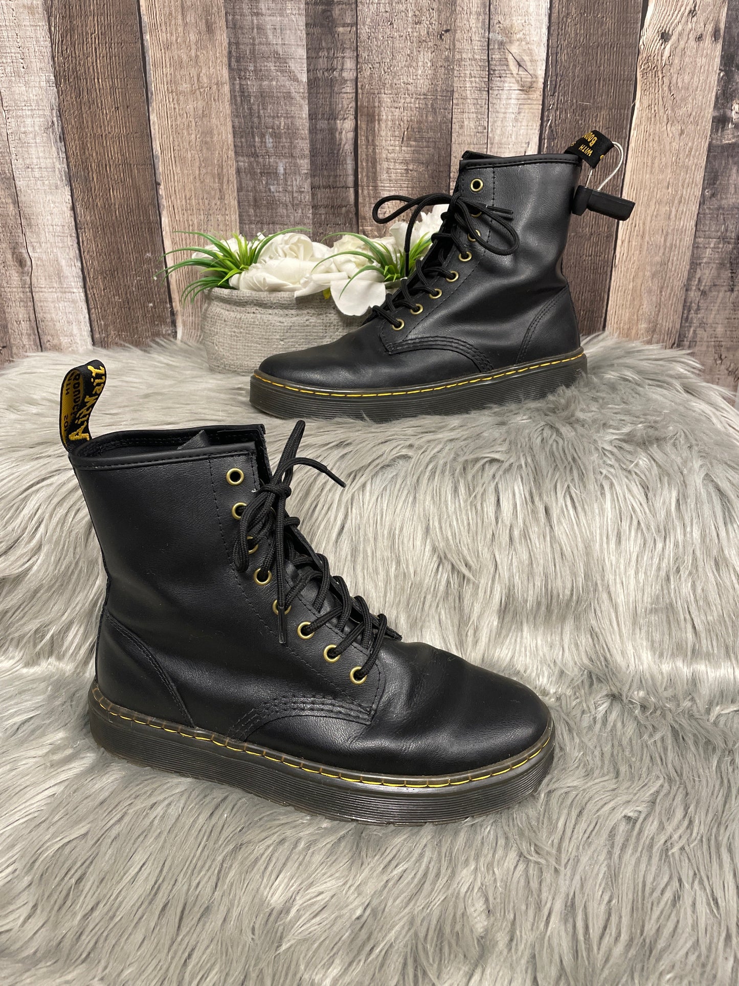 Boots Ankle Flats By Dr Martens In Black, Size: 9