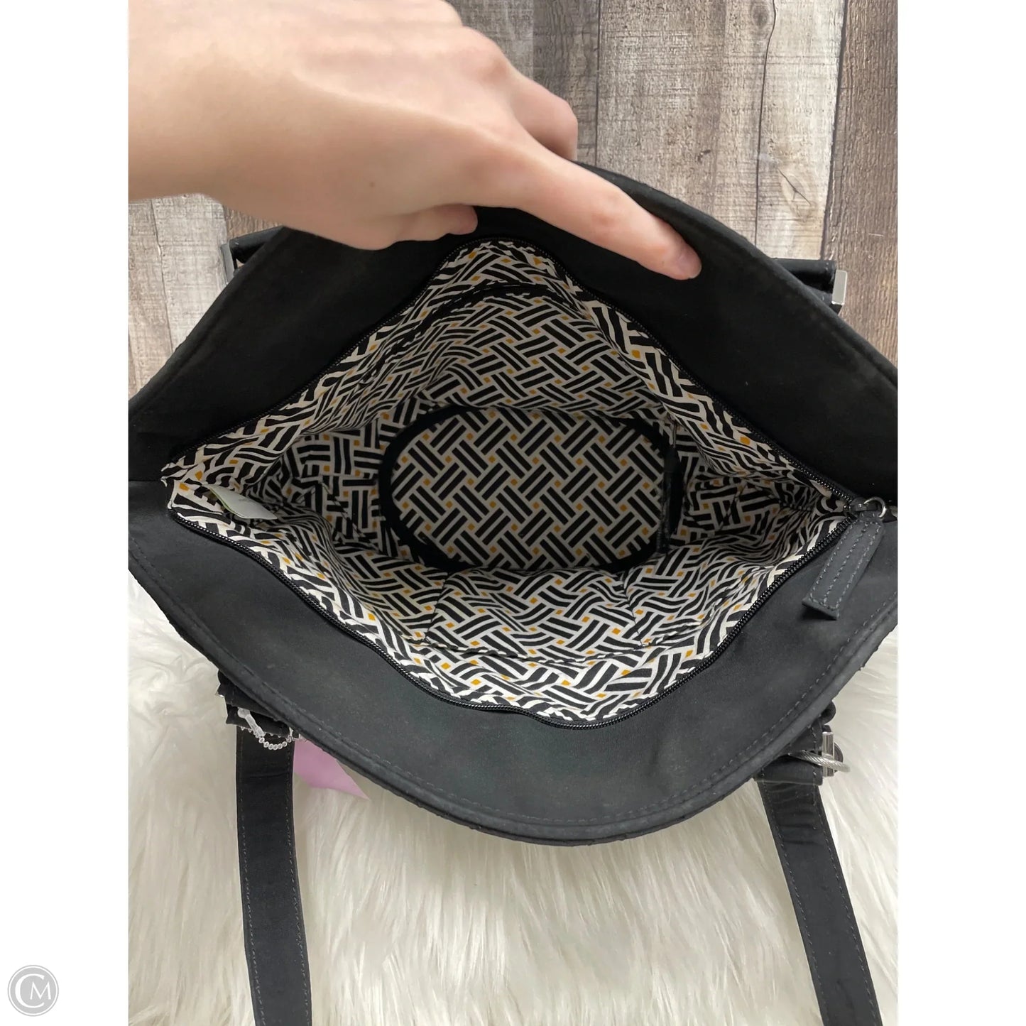 Handbag By Vera Bradley, Size: Large