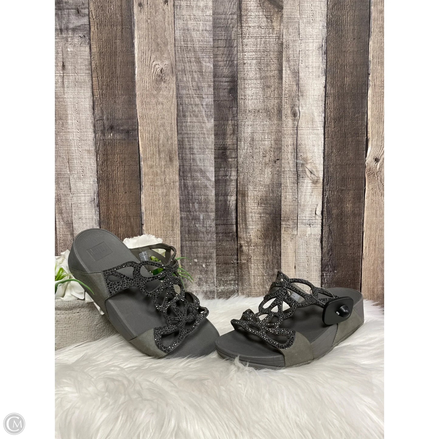 Sandals Heels Wedge By Fitflop In Grey, Size: 9