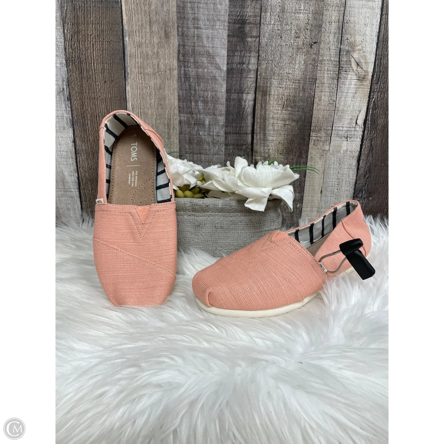 Shoes Flats By Toms In Peach, Size: 7