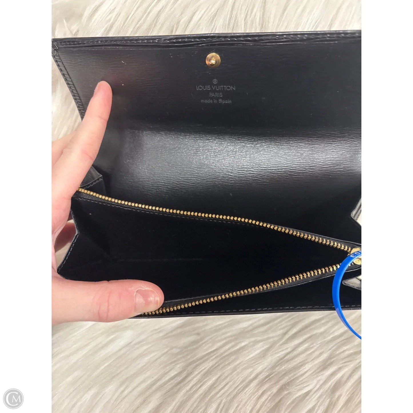 Wallet Luxury Designer By Louis Vuitton, Size: Medium