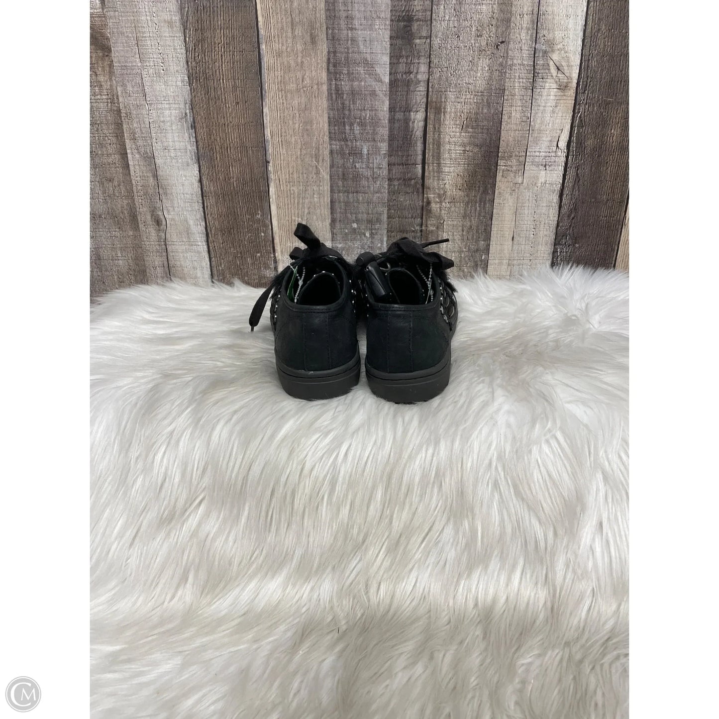 Shoes Designer By Ugg In Black, Size: 9