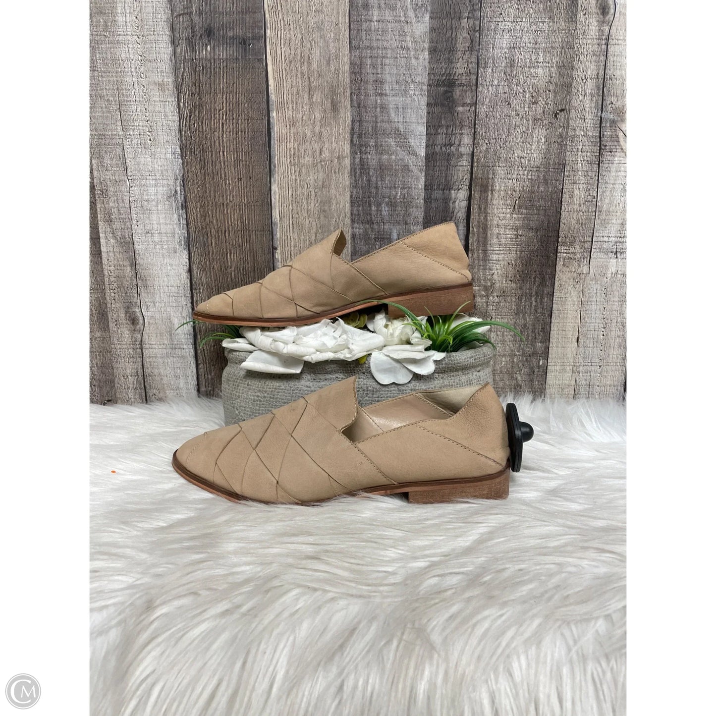 Shoes Flats By Diba In Beige, Size: 7.5