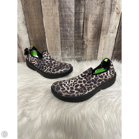 Shoes Sneakers By Oofos In Animal Print, Size: 9.5
