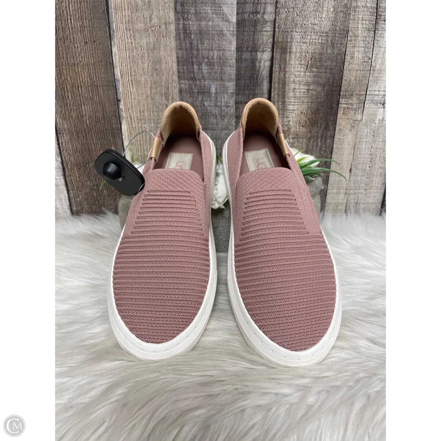 Shoes Designer By Ugg In Mauve, Size: 6